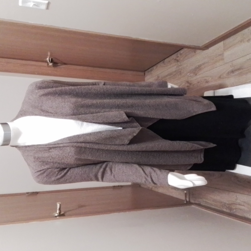 Barefoot Dreams Bamboo ChicLite, brown cozy soft knit sweater, size S/M.
